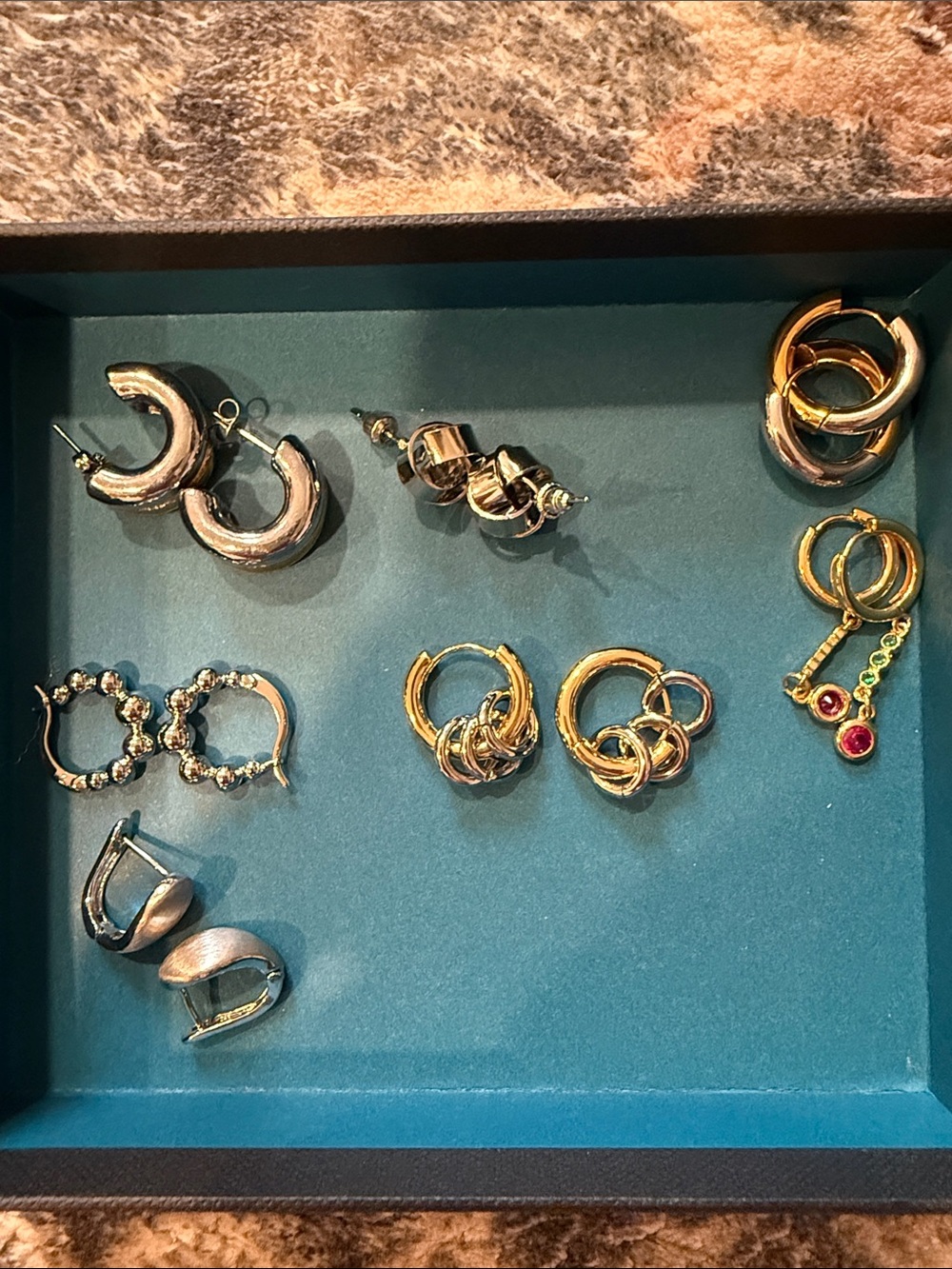 Earring bundle - Picture 3 of 4